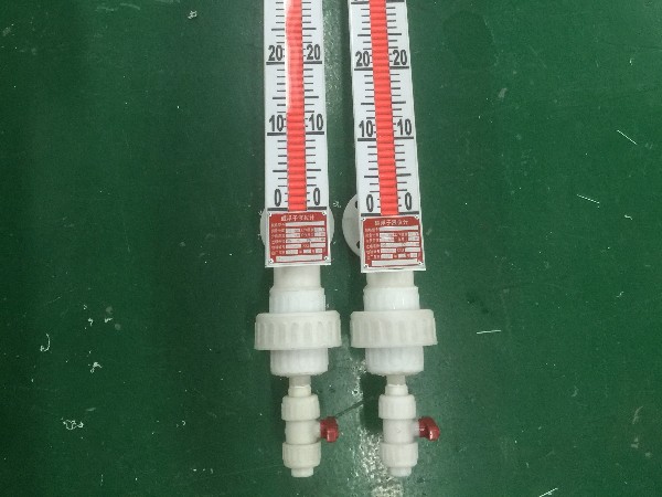 防腐磁翻板液位計(jì)的安裝